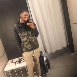 Meet your Posher, Donyelle